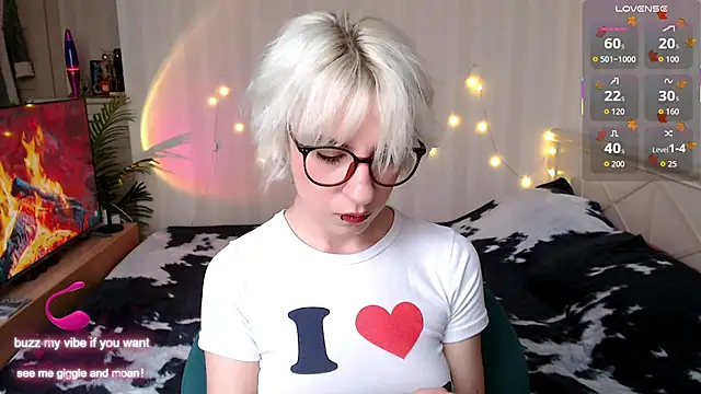 Snapshot of _Moonlight_t chatting on 24, 11, 2025 Moonlight t online show from 24, 11, 2025