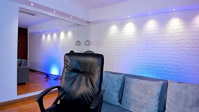 victoria mooree online show from 6, 3, 2025