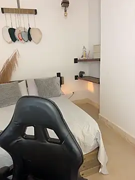 annyfosterr online show from 19, 5, 2026