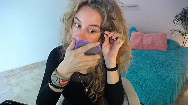 Snapshot of Paula_Paz chatting on 5, 11, 2025 Paula Paz online show from 5, 11, 2025