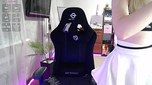 Little Soph online show from 21, 2, 2025