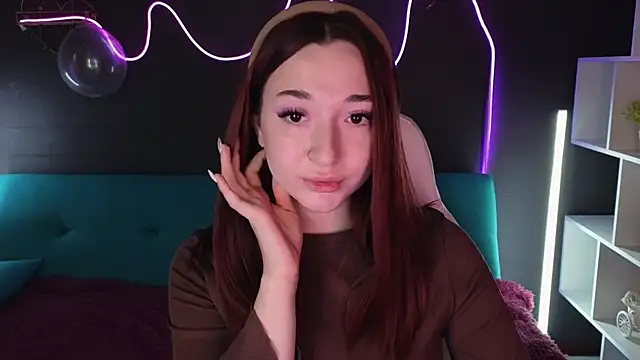 YasmineWest online show from 18, 12, 2024