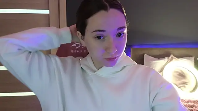 YasmineWest online show from 9, 9, 2025