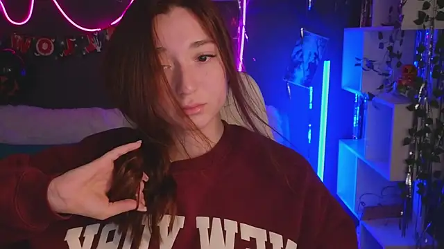 YasmineWest online show from 28, 10, 2025