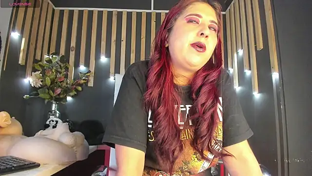 Snapshot of shaaroon_gold chatting on 1, 2, 2025 shaaroon gold online show from 1, 2, 2025