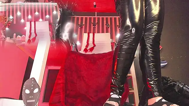 Snapshot of shaaroon_gold chatting on 24, 2, 2025 shaaroon gold online show from 24, 2, 2025