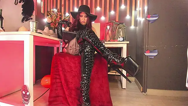 Snapshot of shaaroon_gold chatting on 26, 2, 2025 shaaroon gold online show from 26, 2, 2025