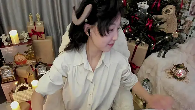 Snapshot of Minami_686 chatting on 6, 1, 2025 Minami 686 online show from 6, 1, 2025