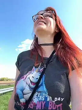 die-EinHORNY-WG online show from 18, 4, 2026