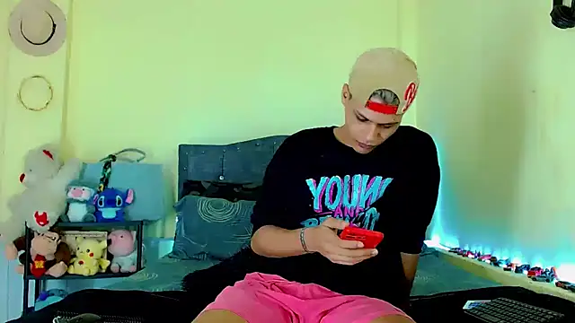 Liamscott  online show from 18, 4, 2026