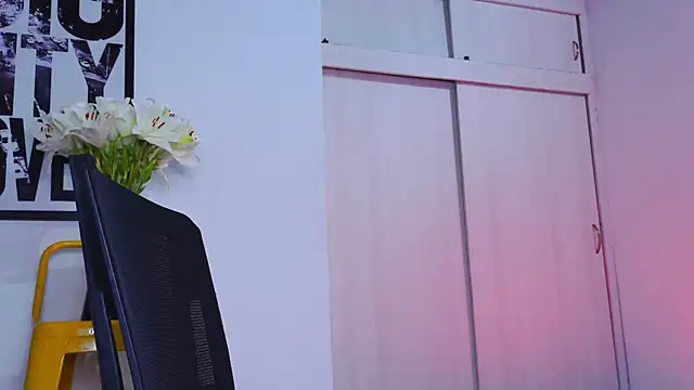 purple em69 online show from 14, 11, 2025