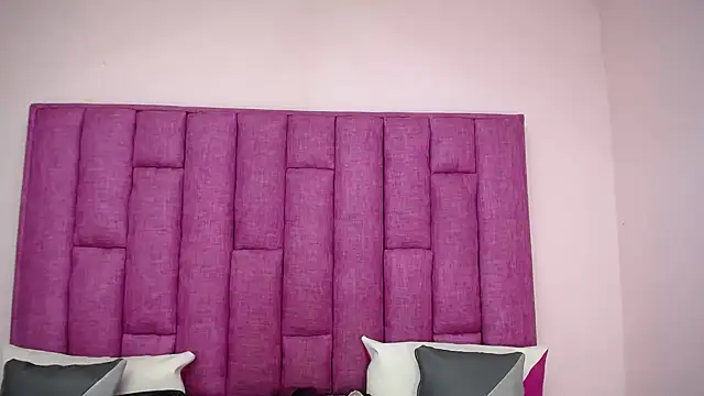 CrushOnMe  online show from 19, 10, 2025