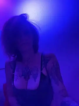 Snapshot of renegade_vyxxen chatting on 12, 2, 2025 renegade vyxxen online show from 12, 2, 2025