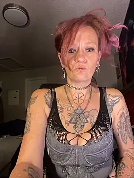 Snapshot of renegade_vyxxen chatting on 19, 2, 2025 renegade vyxxen online show from 19, 2, 2025