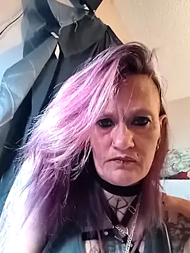 renegade vyxxen online show from 4, 3, 2026