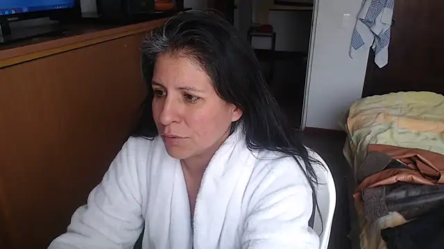 Snapshot of LucifernandaSw chatting on 5, 2, 2025 LucifernandaSw online show from 5, 2, 2025