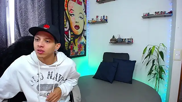 Snapshot of HillAndJack333 chatting on 21, 1, 2025 HillAndJack333 online show from 21, 1, 2025