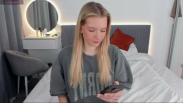 Snapshot of CassieRayss chatting on 11, 2, 2025 CassieRayss online show from 11, 2, 2025