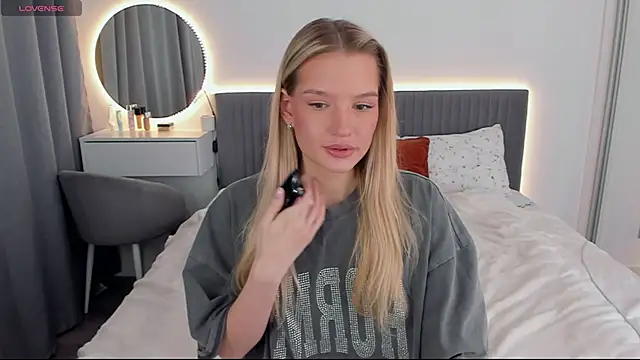 Snapshot of CassieRayss chatting on 21, 2, 2025 CassieRayss online show from 21, 2, 2025