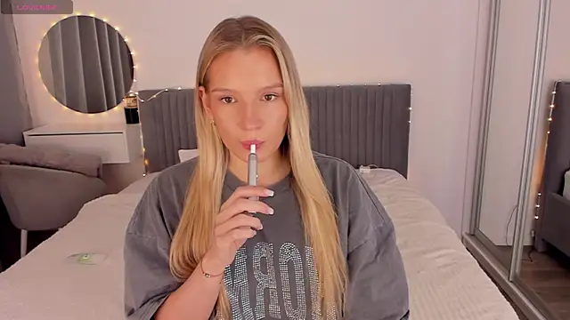 CassieRayss online show from 13, 4, 2026