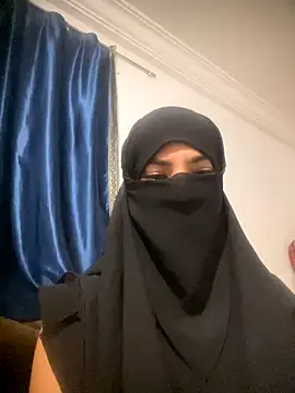 Snapshot of Hijabi_HotGirls chatting on 19, 10, 2025 Hijabi HotGirls online show from 19, 10, 2025