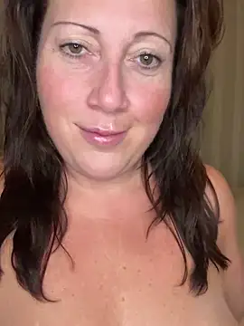 Snapshot of xsexycurvymilf chatting on 5, 12, 2024 xsexycurvymilf online show from 5, 12, 2024