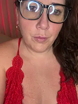 Snapshot of xsexycurvymilf chatting on 6, 2, 2025 xsexycurvymilf online show from 6, 2, 2025