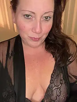 Snapshot of xsexycurvymilf chatting on 20, 2, 2025 xsexycurvymilf online show from 20, 2, 2025