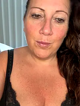 Snapshot of xsexycurvymilf chatting on 5, 10, 2025 xsexycurvymilf online show from 5, 10, 2025