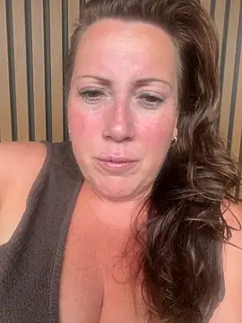 Snapshot of xsexycurvymilf chatting on 13, 7, 2026 xsexycurvymilf online show from 13, 7, 2026