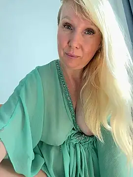 EmmaInLove23 online show from 27, 2, 2026