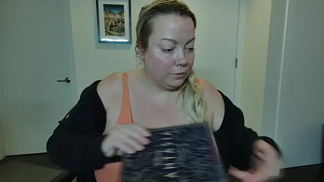 Snapshot of Beauty4AGent chatting on 2, 10, 2025 Beauty4AGent online show from 2, 10, 2025