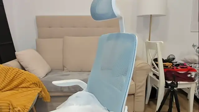 Snapshot of emmita69_ chatting on 16, 3, 2026 emmita69 online show from 16, 3, 2026