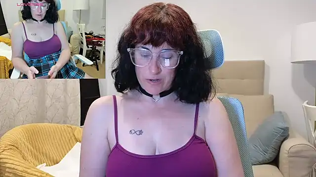 Snapshot of emmita69_ chatting on 18, 3, 2026 emmita69 online show from 18, 3, 2026