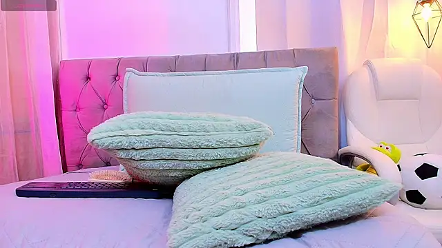 nikkita ubba online show from 4, 12, 2025