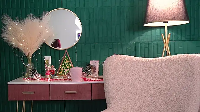 HaileyMoonn online show from 18, 12, 2025