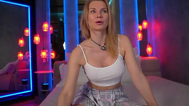 Snapshot of NovaMaria chatting on 8, 2, 2026 NovaMaria online show from 8, 2, 2026