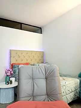 Snapshot of Helleamazing chatting on 2, 10, 2025 Helleamazing online show from 2, 10, 2025