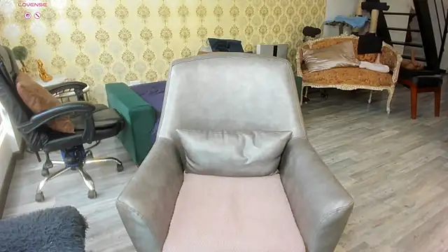 Snapshot of _angelina_class_7 chatting on 21, 10, 2025 angelina class 7 online show from 21, 10, 2025