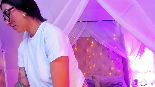 kira moon   online show from 24, 2, 2025