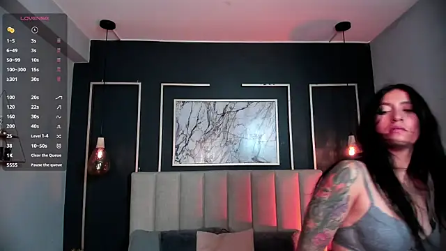 kira moon   online show from 6, 10, 2025