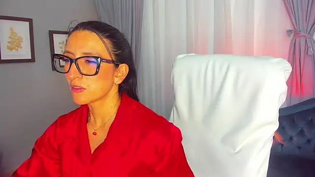 kira moon   online show from 8, 2, 2026