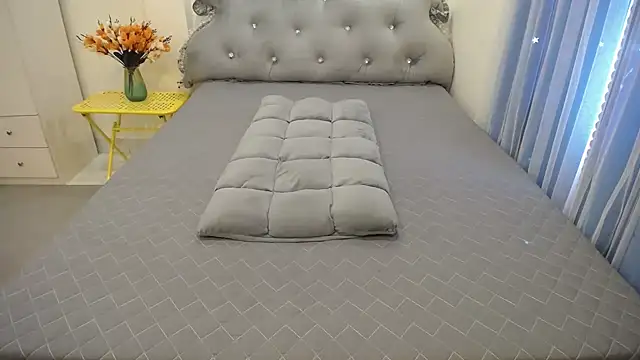 Lavender Sweet online show from 2, 10, 2025