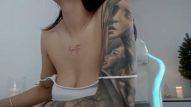 Snapshot of Simply_the_best chatting on 3, 1, 2025 Simply the best online show from 3, 1, 2025