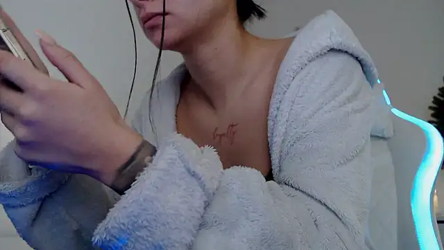 Snapshot of Simply_the_best chatting on 5, 1, 2025 Simply the best online show from 5, 1, 2025