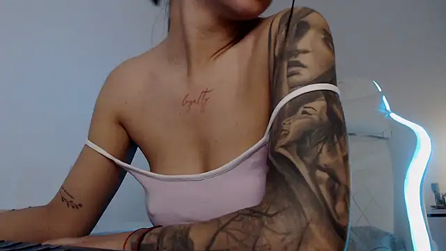 Snapshot of Simply_the_best chatting on 30, 1, 2025 Simply the best online show from 30, 1, 2025