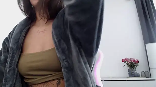 Snapshot of Simply_the_best chatting on 18, 2, 2025 Simply the best online show from 18, 2, 2025