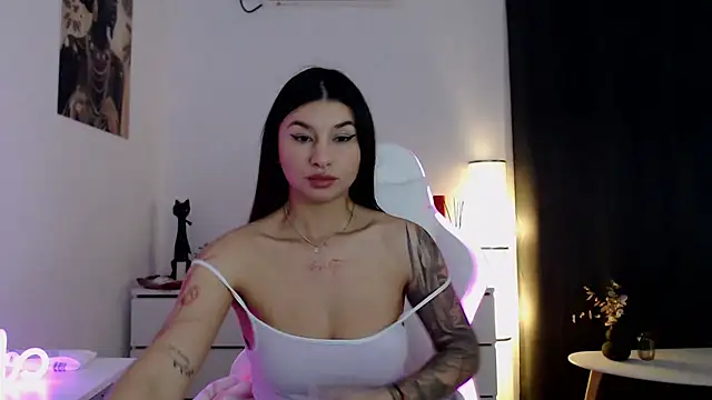 Snapshot of Simply_the_best chatting on 24, 11, 2025 Simply the best online show from 24, 11, 2025