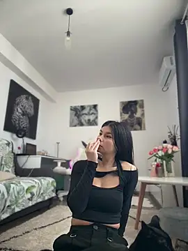 Snapshot of Simply_the_best chatting on 5, 4, 2026 Simply the best online show from 5, 4, 2026