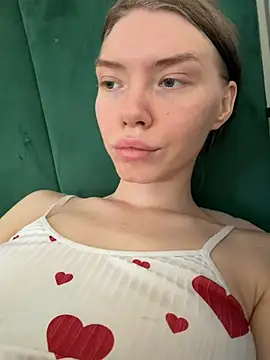 Lisaaa Alisa online show from 7, 6, 2026